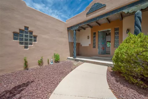 31 Coyote Springs Rd, Santa Fe, NM 87508