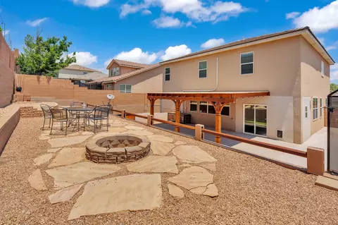 6914 Wrangell Loop NE, Rio Rancho, NM 87144