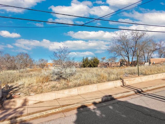 338 Otero St, Santa Fe, NM 87501
