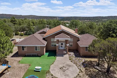 24 Calle De Leon, Las Vegas, NM 87701
