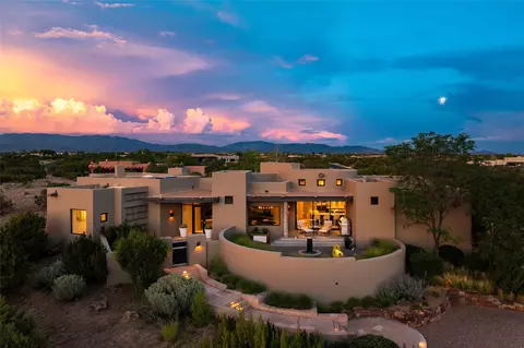 4 Basin View Ct, Santa Fe, NM 87506