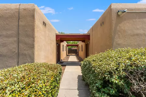 4301 Calle Andrew, Santa Fe, NM 87507