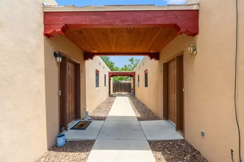 4301 Calle Andrew, Santa Fe, NM 87507