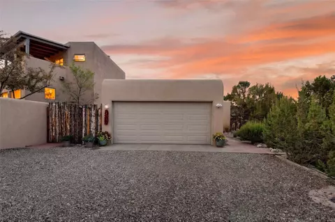 215 La Marta Ct, Santa Fe, NM 87501