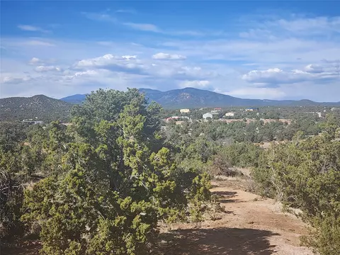 87 Camino Valle, Santa Fe, NM 87508