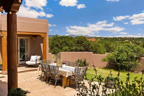 8 S Arroyo Ridge Rd, Santa Fe, NM 87508