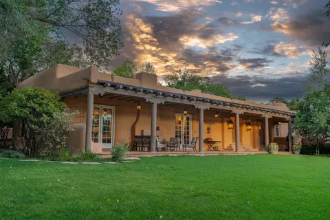 5200 Old Santa Fe Trl, Santa Fe, NM 87505