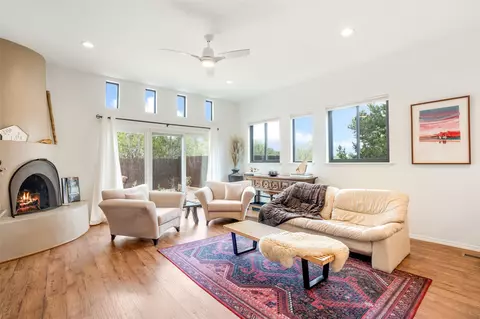 242 Loma Entrada, Santa Fe, NM 87501