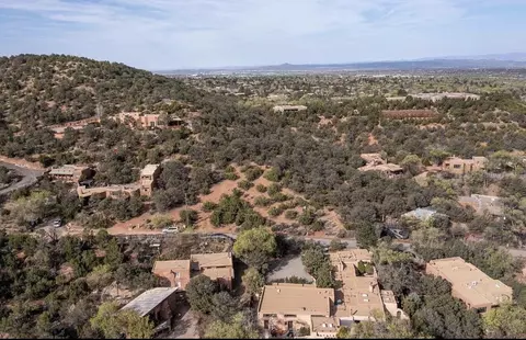 634 Camino De La Luz, Santa Fe, NM 87505