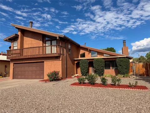 468 Aragon Ave, White Rock, NM 87547