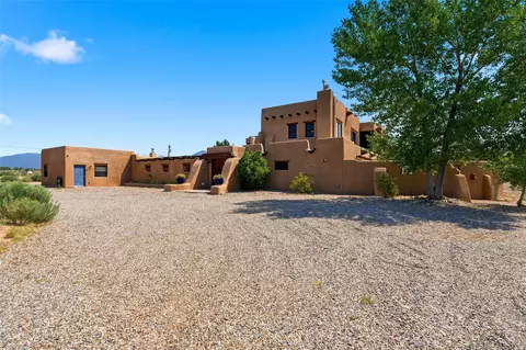 1534 Millicent Rogers, El Prado, NM 87529