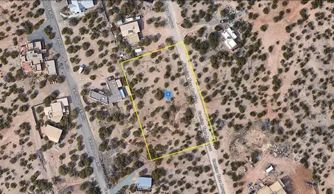 700 Camino Tres Arroyos, Santa Fe, NM 87507