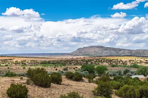 39 Camino Los Angelitos, Galisteo, NM 87541