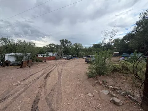 4 Paseo Los Pereas, Santa Fe, NM 87507