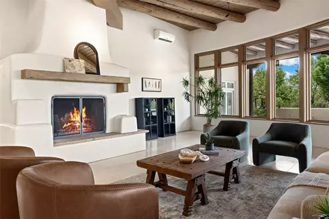 19 Falling Star Cir, Santa Fe, NM 87506