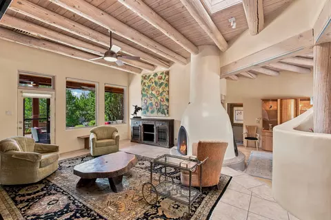 112 Sunrise Dr E, Santa Fe, NM 87506