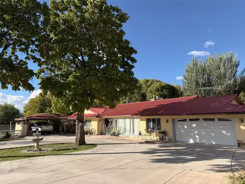 53 Bouquet Ln, Santa Fe, NM 87506