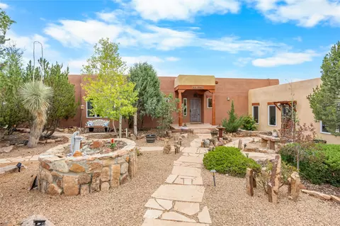 2308 Camino Vado, Santa Fe, NM 87507