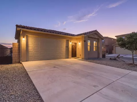3932 Jaxson Ln, Santa Fe, NM 87507