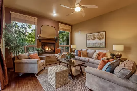 5065 Carriage House Dr, Los Alamos, NM 87544