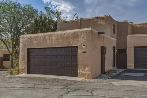 3160 Plaza Blanca, Santa Fe, NM 87507