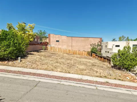 2164 Ridgeview Cir, Santa Fe, NM 87505