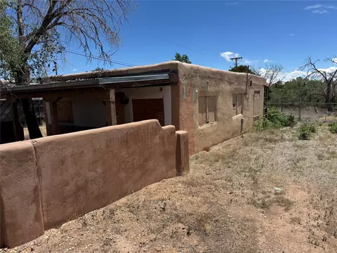 3908 Rodeo Dr, Santa Fe, NM 87507
