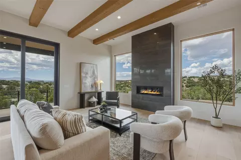 2 Vista Del Cielo, Santa Fe, NM 87506