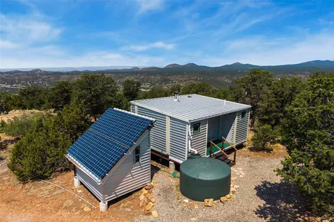 201 Soaring Hawk Trl # -B, Santa Fe, NM 87508