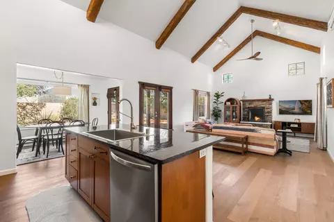 909 Nicole Pl, Santa Fe, NM 87505