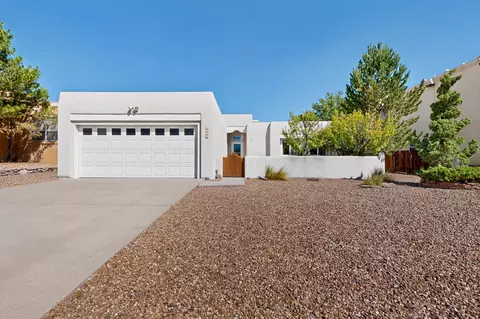 7558 Kachina Loop, Santa Fe, NM 87507