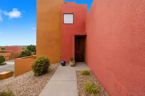 629 Avenida Colima #629, Santa Fe, NM 87506