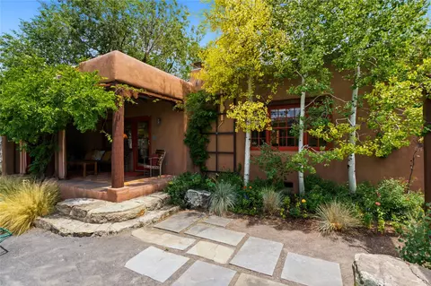 605 Sunset St, Santa Fe, NM 87501