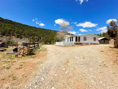 53 County Road B44c, Pecos, NM 87552