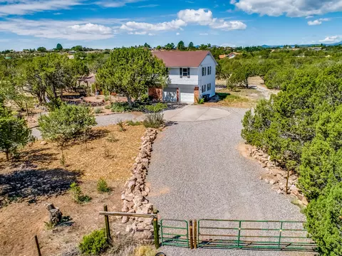 5 Inca Ln, White Rock, NM 87547
