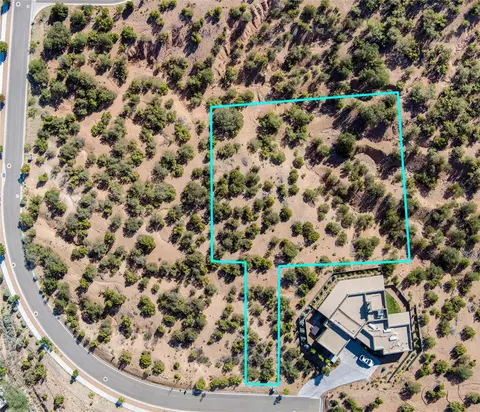 569 Calle Mirasol, Santa Fe, NM 87501