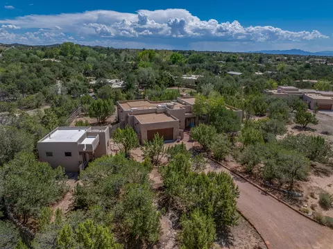 504 Corte De Pinon, Santa Fe, NM 87505