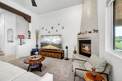 5 Via Quarta, Santa Fe, NM 87507
