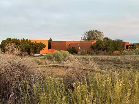 6 Enebro Pl, Santa Fe, NM 87508