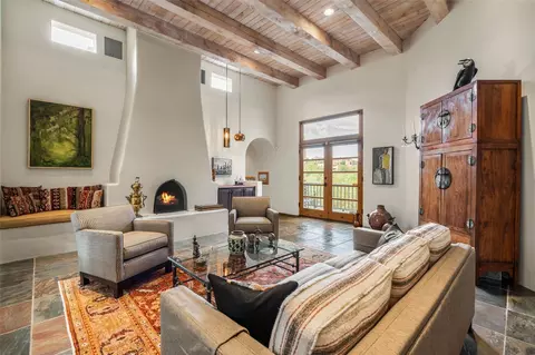 777 Paseo Cresta, Santa Fe, NM 87501