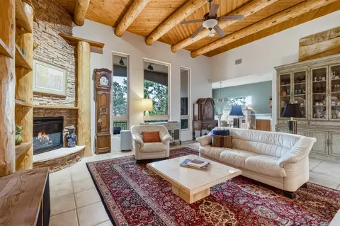1991 Dogwood, Los Alamos, NM 87544