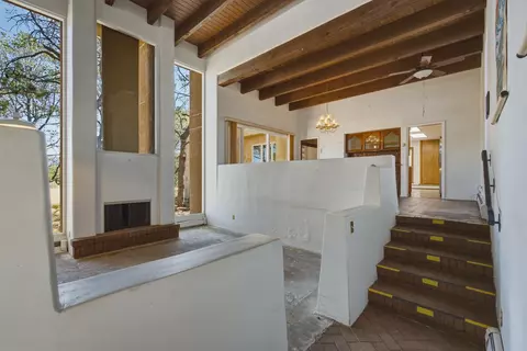 136 Ridgecrest Dr, Santa Fe, NM 87505