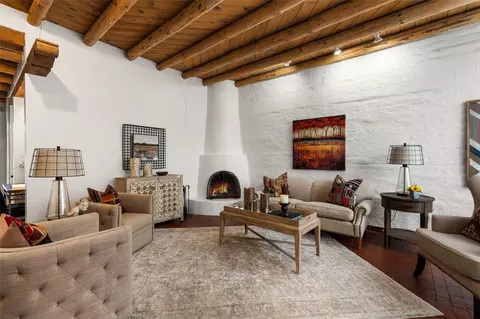 722 Bishops Lodge Rd, Santa Fe, NM 87501