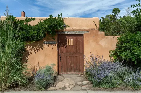 650 Granada St, Santa Fe, NM 87505