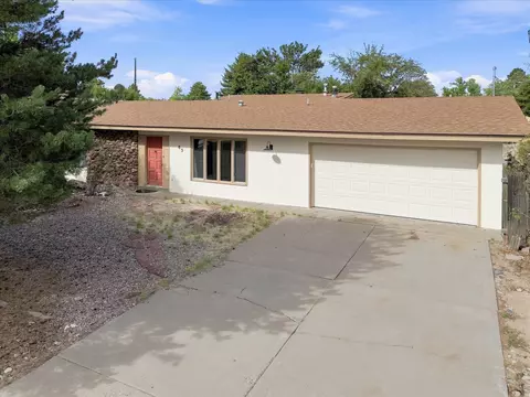 83 Granada Dr, White Rock, NM 87547