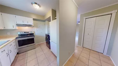 77 Park Ln #D, White Rock, NM 87547