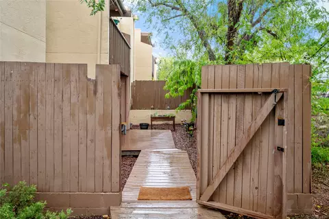 157 Calle Ojo Feliz #D, Santa Fe, NM 87505