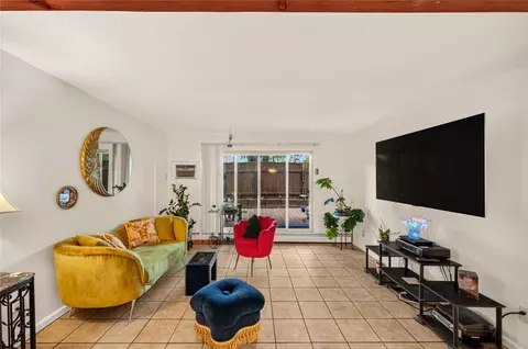 157 Calle Ojo Feliz #D, Santa Fe, NM 87505