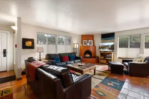 320 Artist #9, Santa Fe, NM 87501