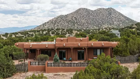 157 Silver Hills Rd, Santa Fe, NM 87508